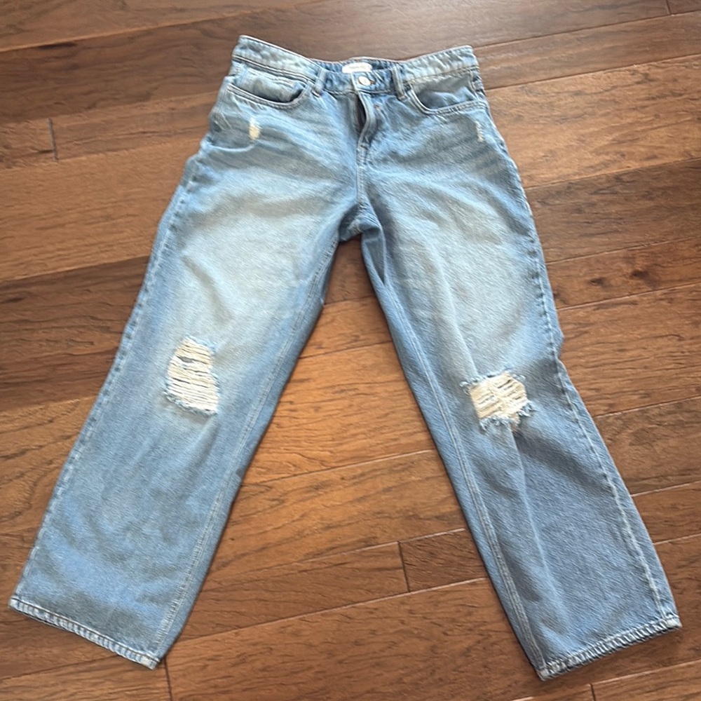 Forever 21 Denim Jeans with Distressed Details - Low rise 90’s jeans